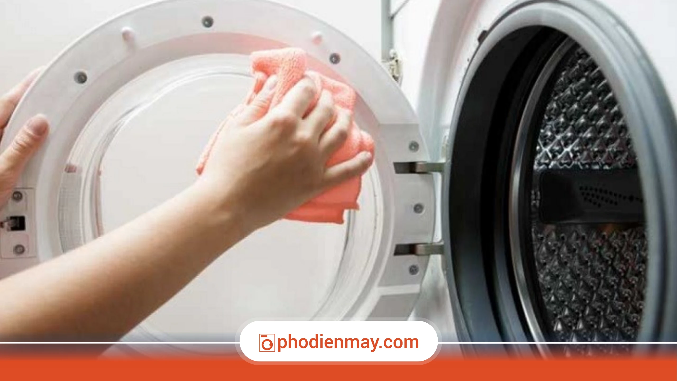 Vì sao máy giặt mùa hè dễ có vi khuẩn và mùi hôi?