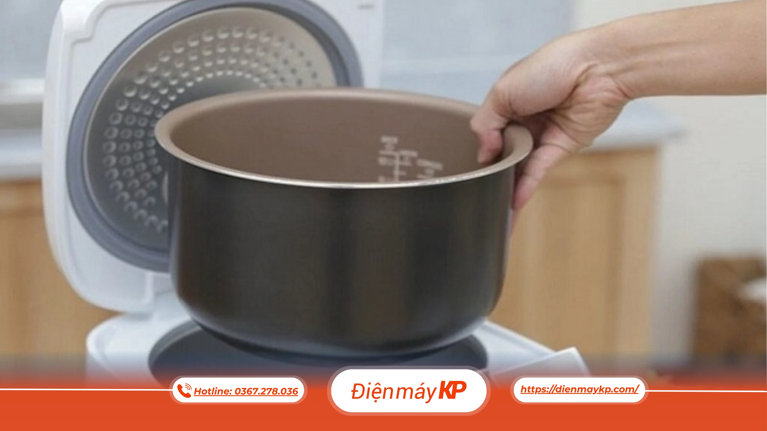 Nồi cơm điện bị trào nước khi nấu là lỗi gì?